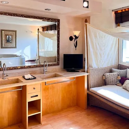 Luxury With Ocean Views يوريت دي مار